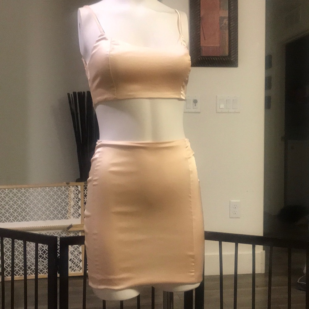 Brand new stretch silky set like oh Polly